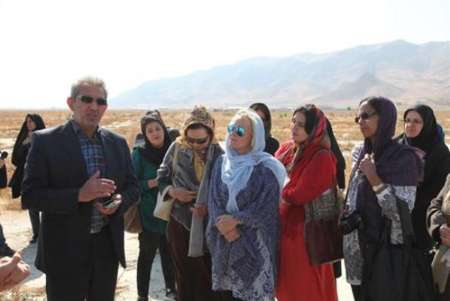 همسران سفرای خارجی در ایران، از دریاچه ارومیه بازدید کردند(عکس)