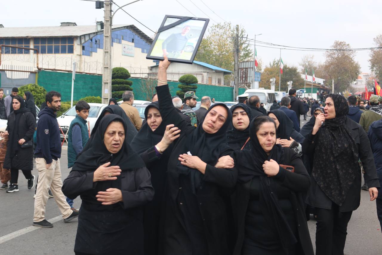 تشییع پیکرهای ۶ شهید گمنام و ۳ مدافع امنیت تشییع پیکرهای ۶ شهید گمنام و ۳ مدافع امنیت