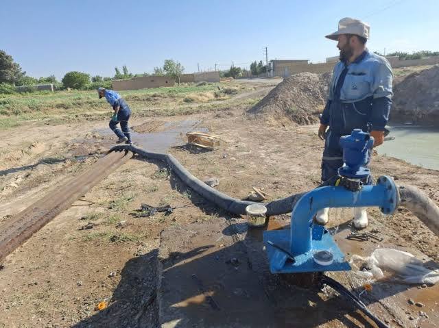 پایداری آب شرب ۳۵۰۰ نفر در روستای «سیدشهاب» تویسرکان با تعویض الکتروموتور چاه پایداری آب شرب ۳۵۰۰ نفر در روستای «سیدشهاب» تویسرکان با تعویض الکتروموتور چاه