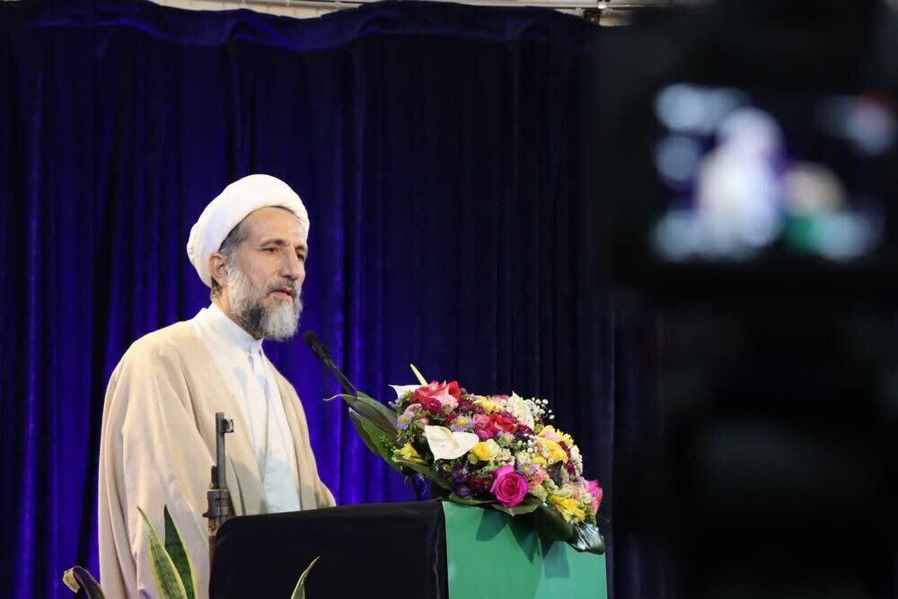 ملت ایران با الهام از آموزه های امام راحل عظیم الشأن و رهبر شهیدشان راه مقاومت را انتخاب کرده است