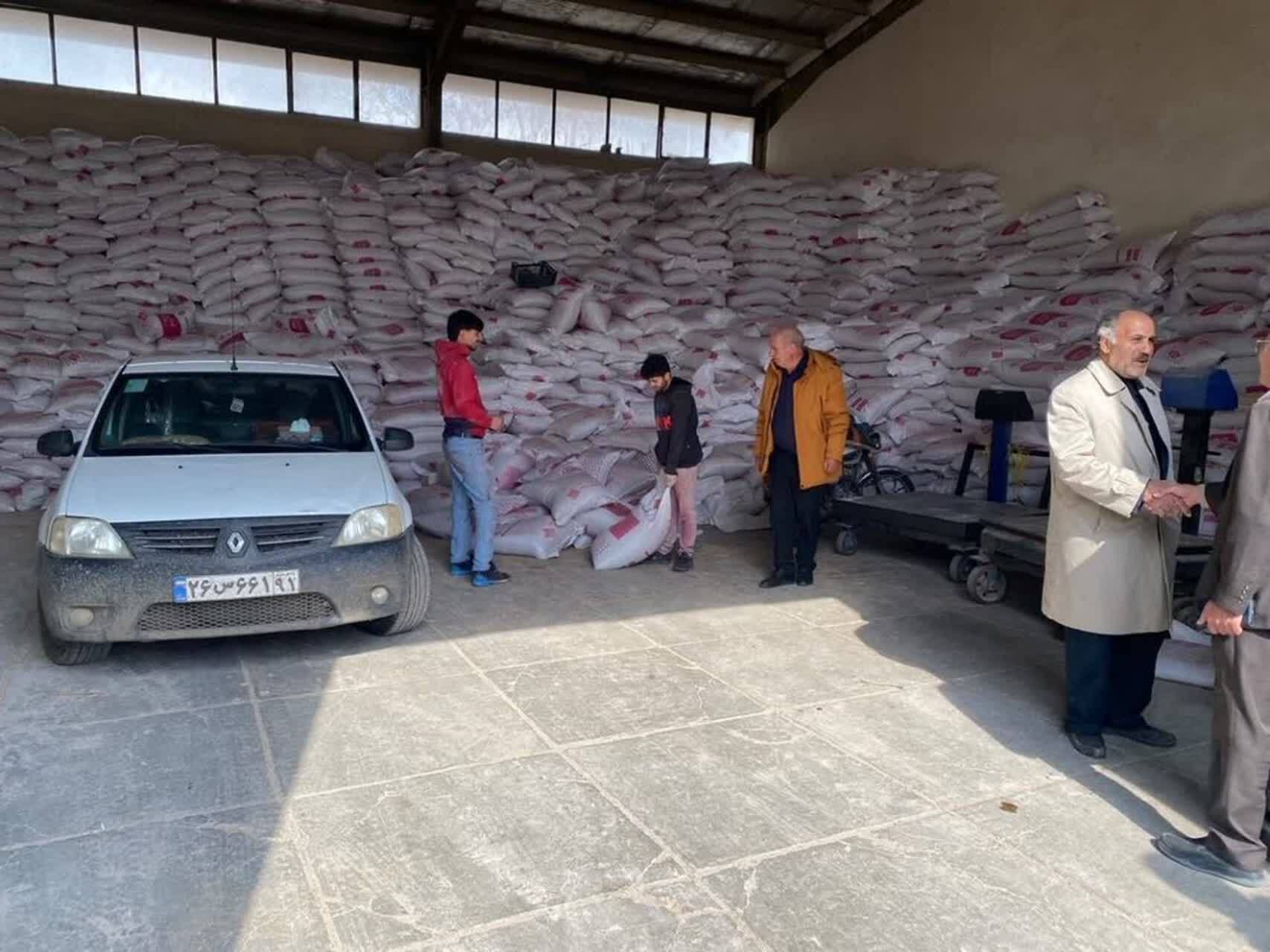 ۴۵۳۵ تن نهاده دامی بین عشایر اردبیل توزیع شد ۴۵۳۵ تن نهاده دامی بین عشایر اردبیل توزیع شد