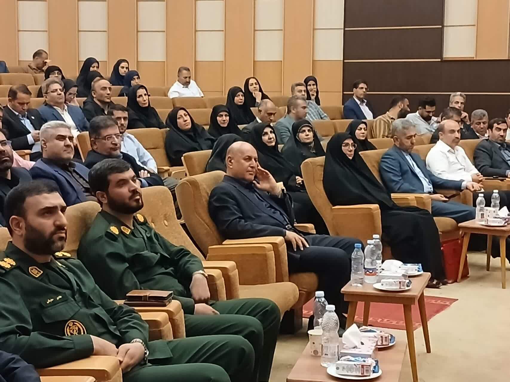 جایگاه مسئولان، جایگاه حل مسائل و گره‌گشایی از مردم است